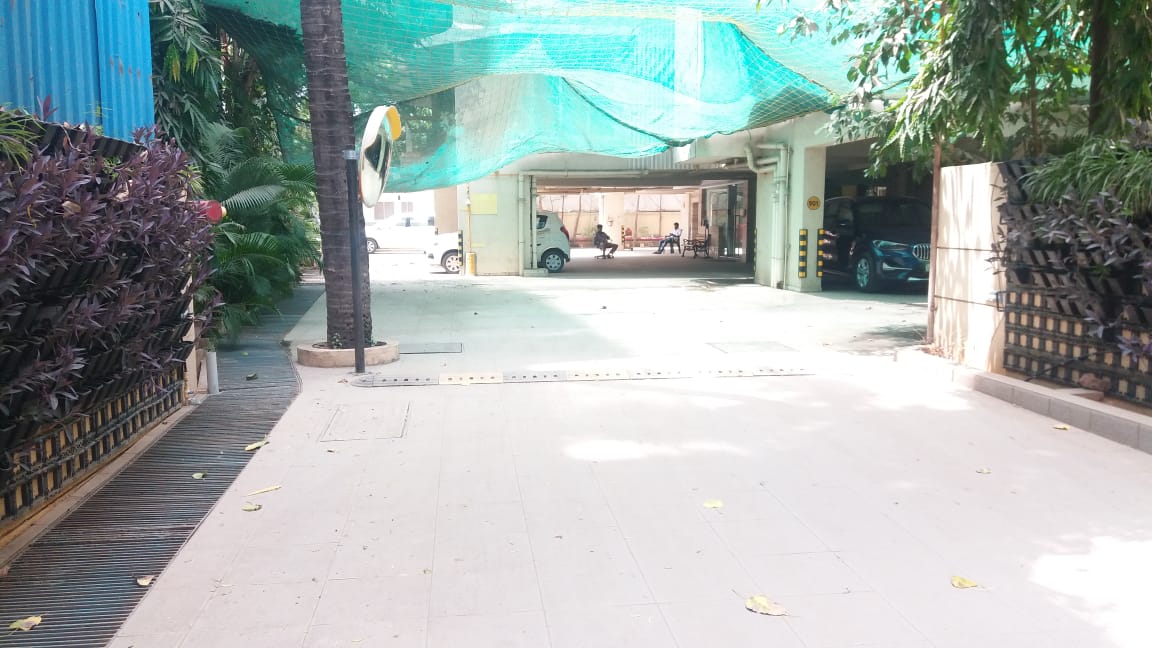 3 BHK Semi Furnished in Kings, Santacruz East - Photo 4