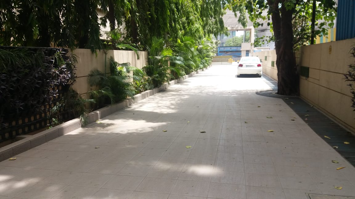 3 BHK Semi Furnished in Kings, Santacruz East - Photo 5