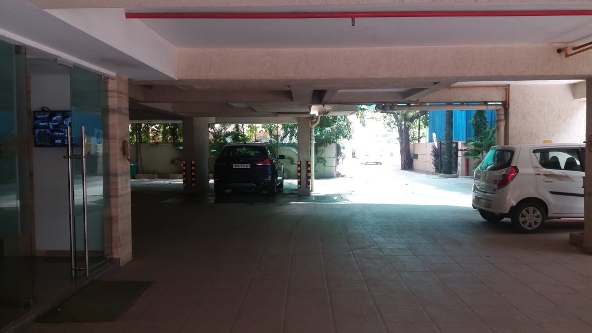 3 BHK Semi Furnished in Kings, Santacruz East - Photo 6