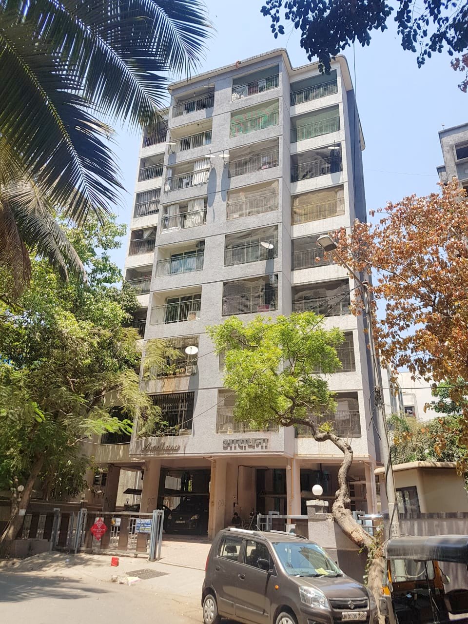2 BHK Semi Furnished in Aradhana , Andheri West