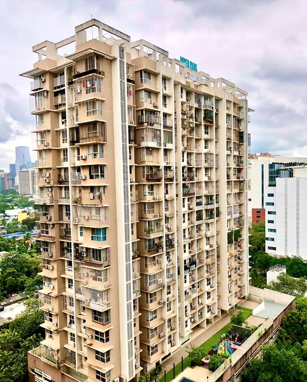 1 BHK Fully Furnished in Aspen Park, Goregaon East