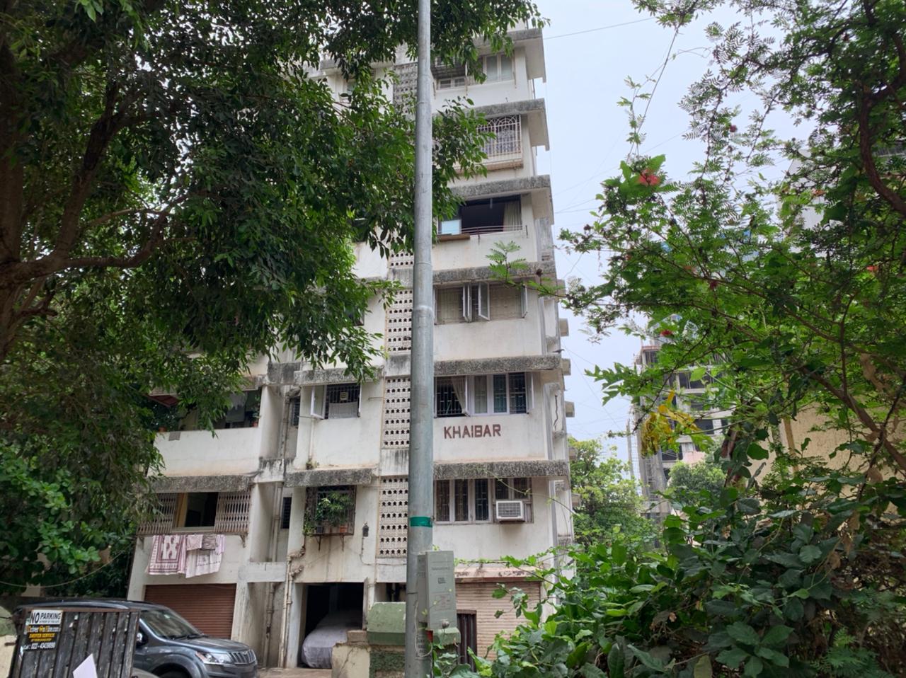 3 BHK Fully Empty in Khaibar, Bandra West