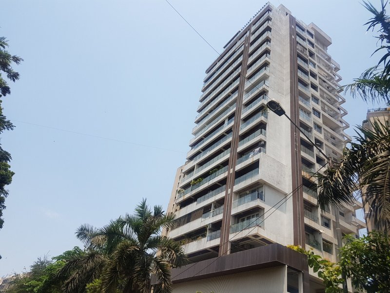 4 BHK in DLH Enclave, Andheri West - Photo 2