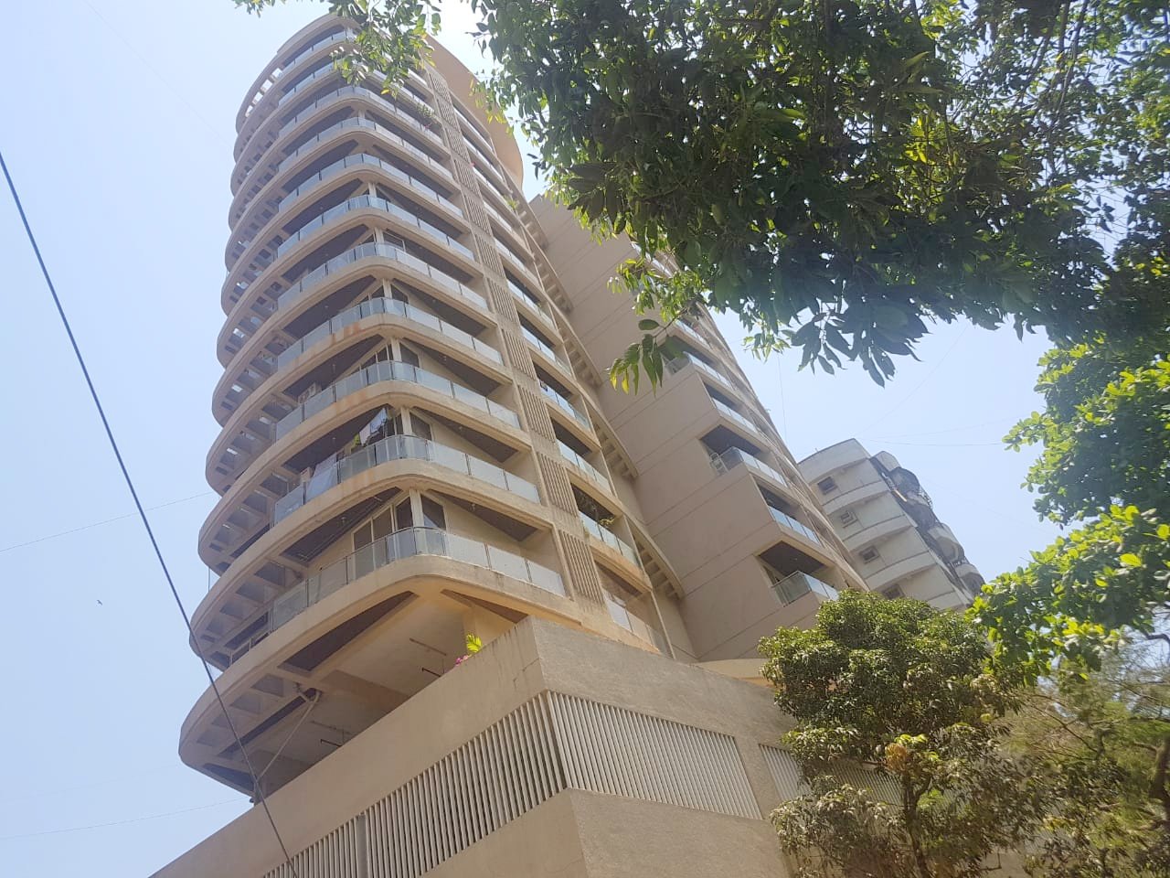 2 BHK Fully Furnished in DLH Prabhuvandan, Andheri West - Photo 2