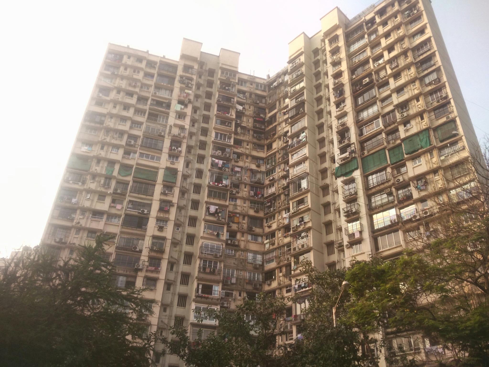 2 BHK Semi-Furnished in Shanti Nagar , Nepeansea Road