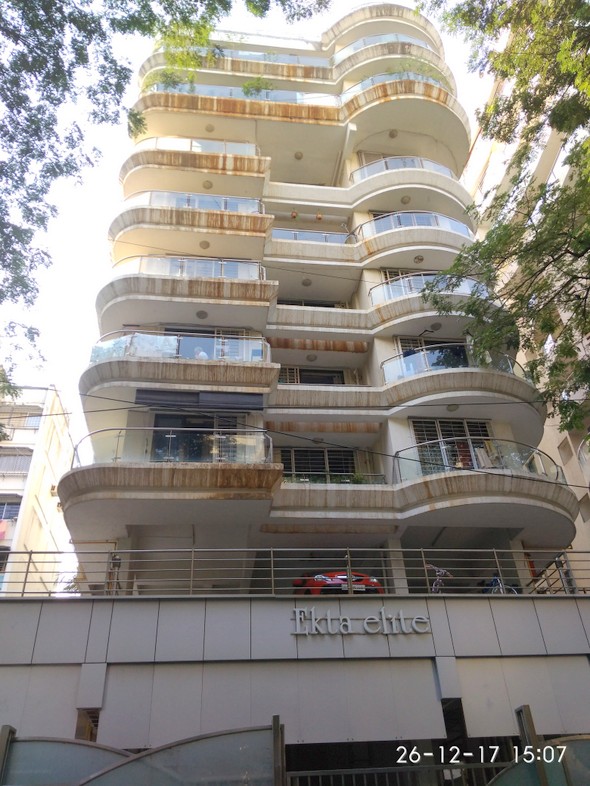 2 BHK Semi-Furnished in Ekta Elite, Bandra West