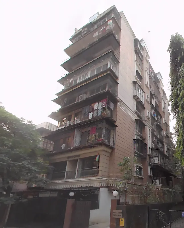 2 BHK Semi-Furnished in Aditya Kutir, Khar West