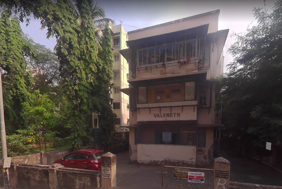 2 BHK Semi-Furnished in Valeneth Apartment, Bandra West