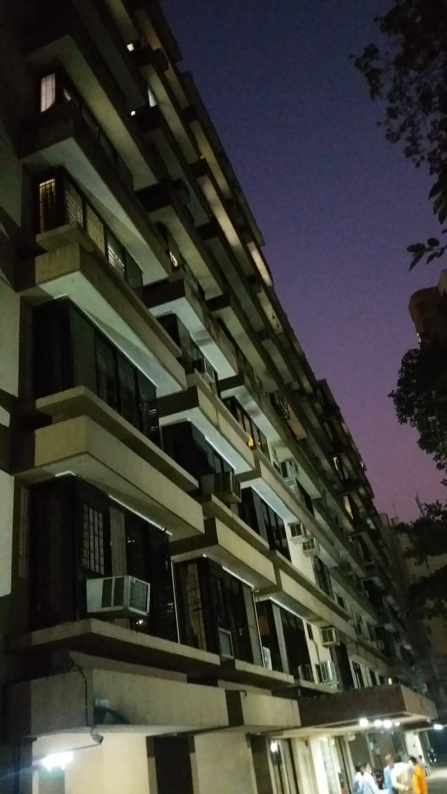 4 BHK in Venus Apartments, Goregaon East - Photo 2