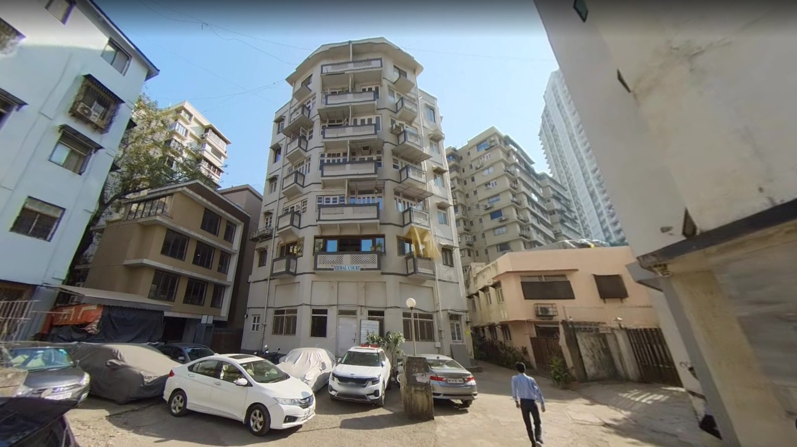 2 BHK Semi-Furnished in Vithal Court, Kemps Corner