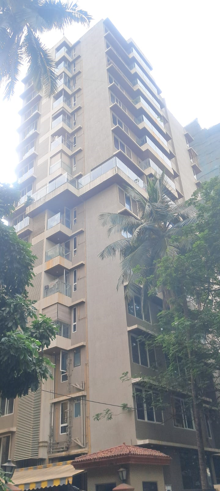 3 BHK Semi Furnished in Estrella , Bandra West