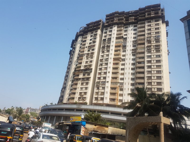 4 Semi-Furnished in Evershine Cosmic , Andheri West