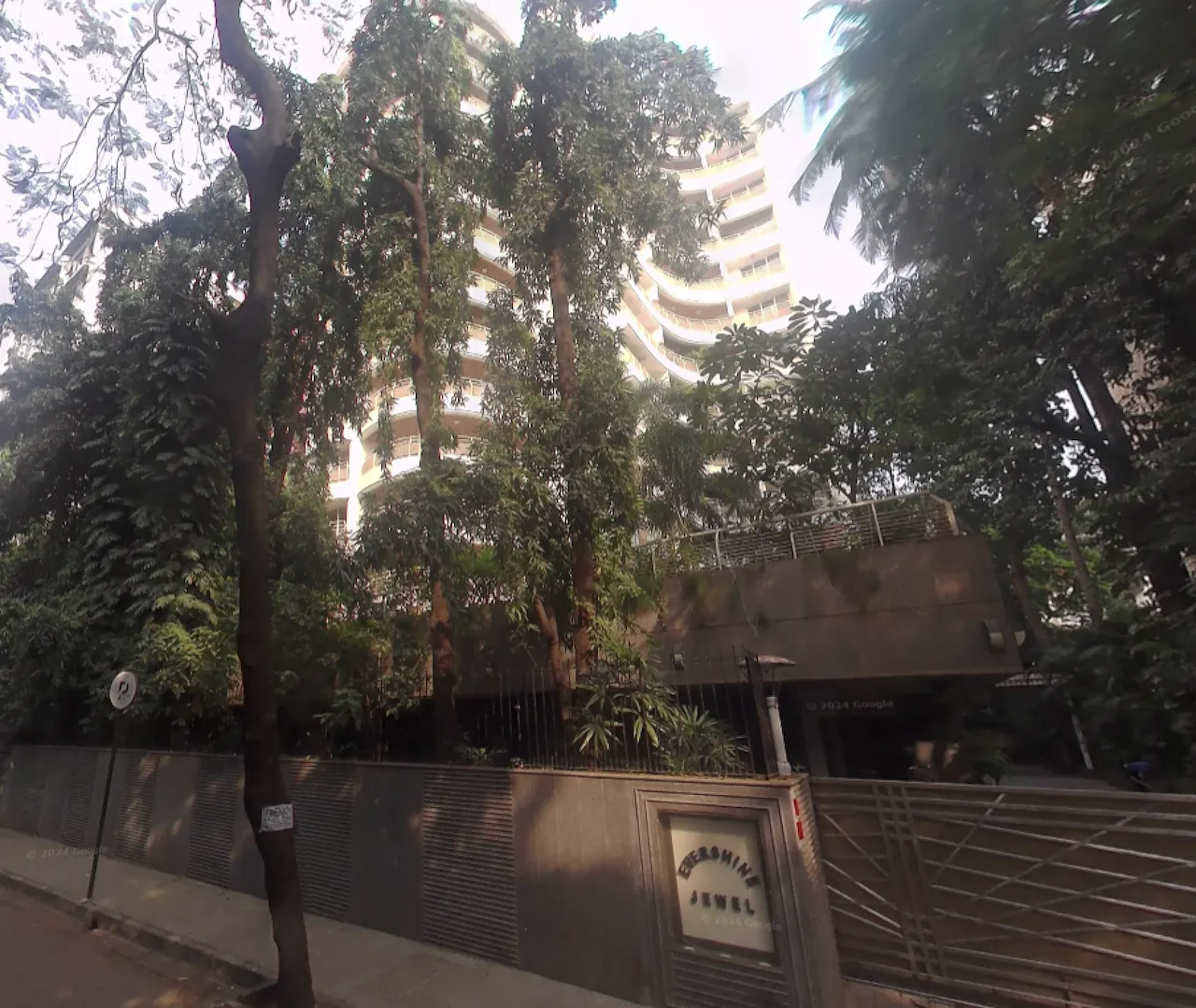 4 Semi-Furnished in Evershine Jewel , Khar West