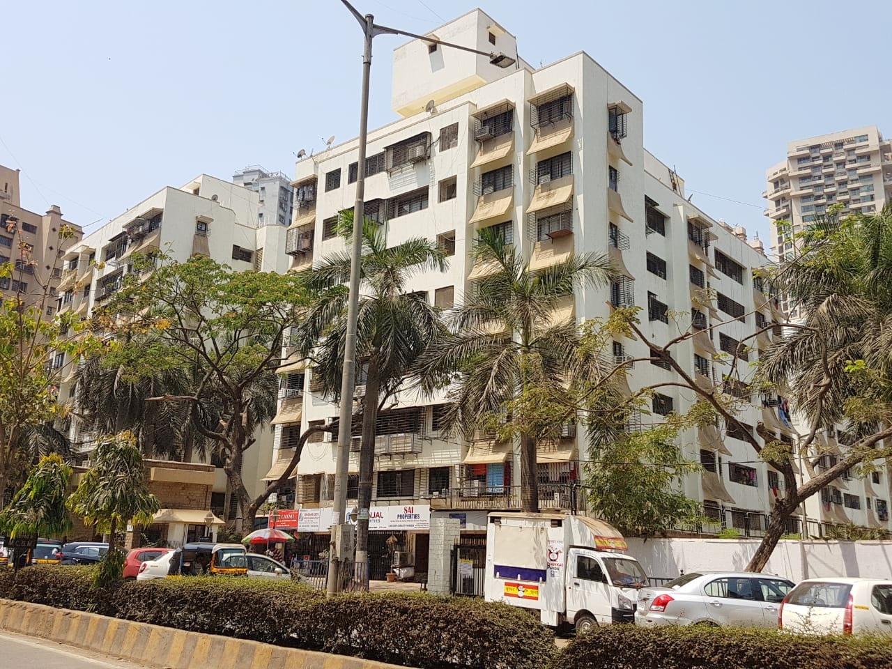 1 Semi-Furnished in Evershine Park , Andheri West