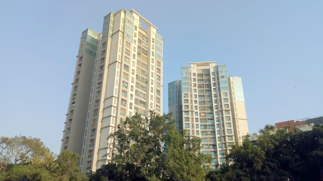 2 BHK Semi-Furnished in Fountain Heights , Kandivali East