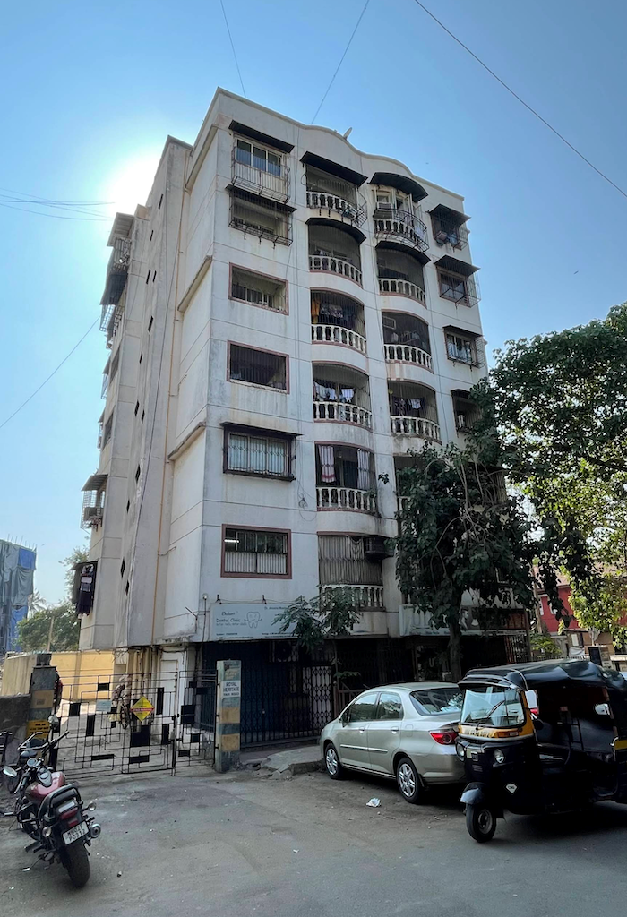1 RK Un Furnished in Royal Heritage , Andheri West