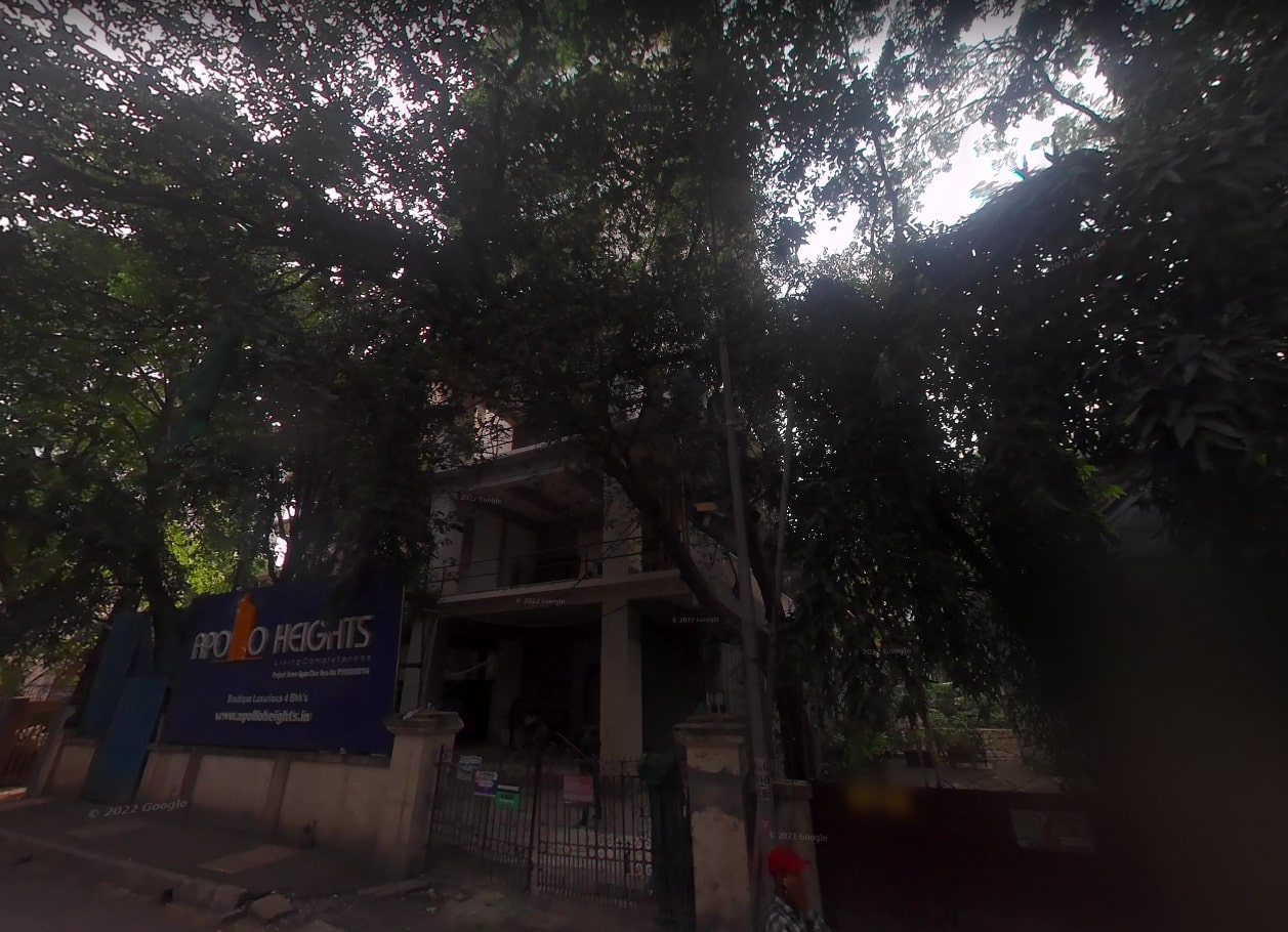 4 BHK Unfurnished in Apollo Heights, Khar West - Photo 2