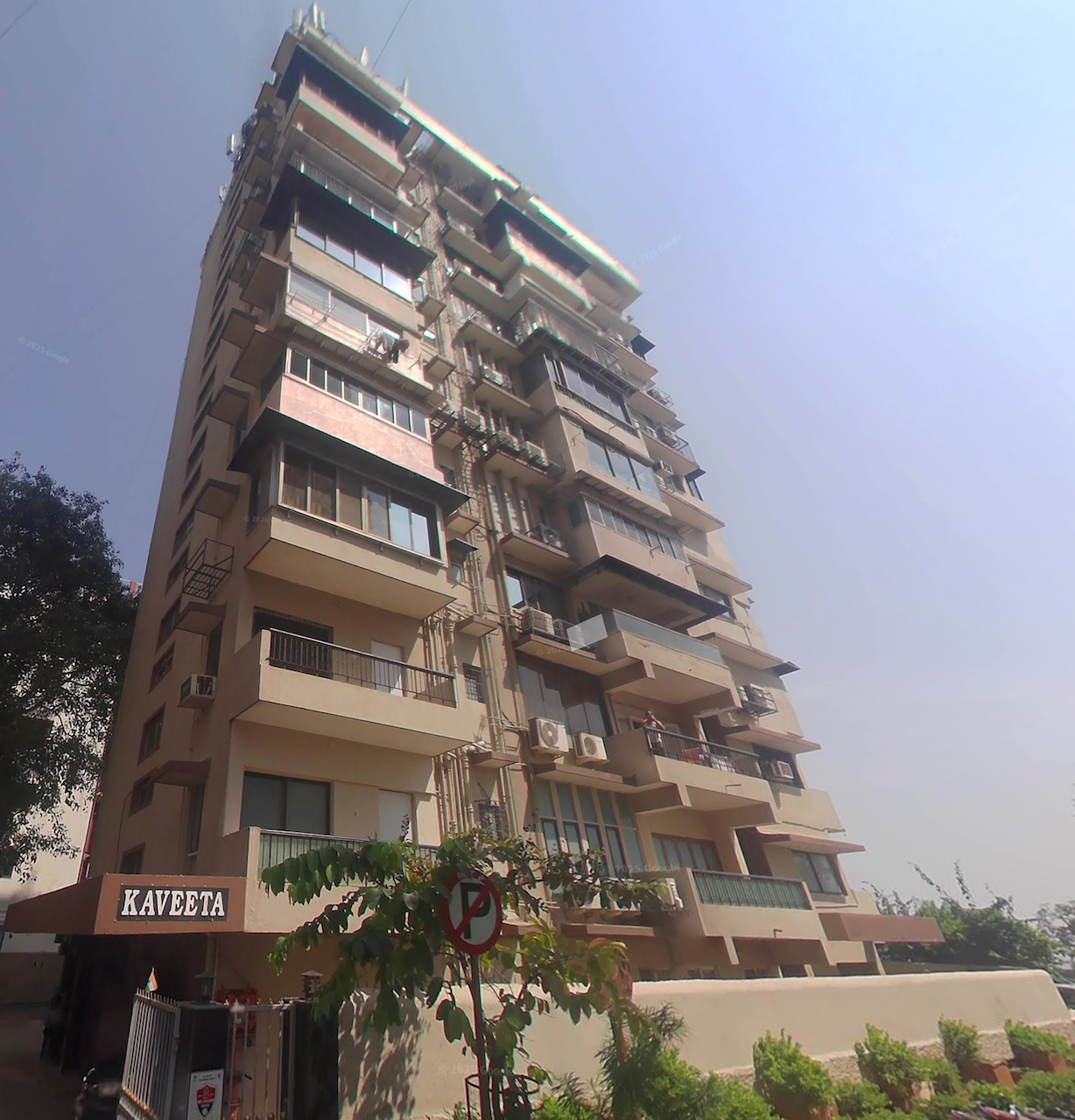 4 BHK in Kaveeta Apartment, Colaba
