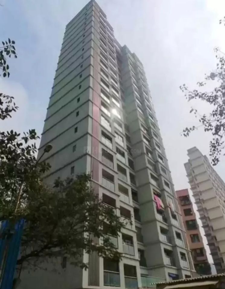 2 BHK Semi-Furnished in Green Diamond, Andheri West - Photo 2