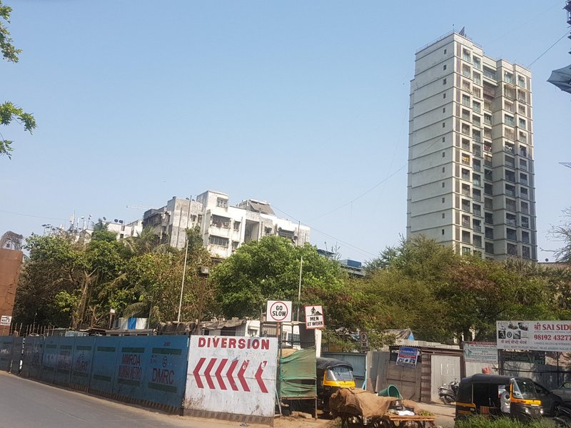 2 BHK Semi-Furnished in Green Diamond, Andheri West - Photo 1
