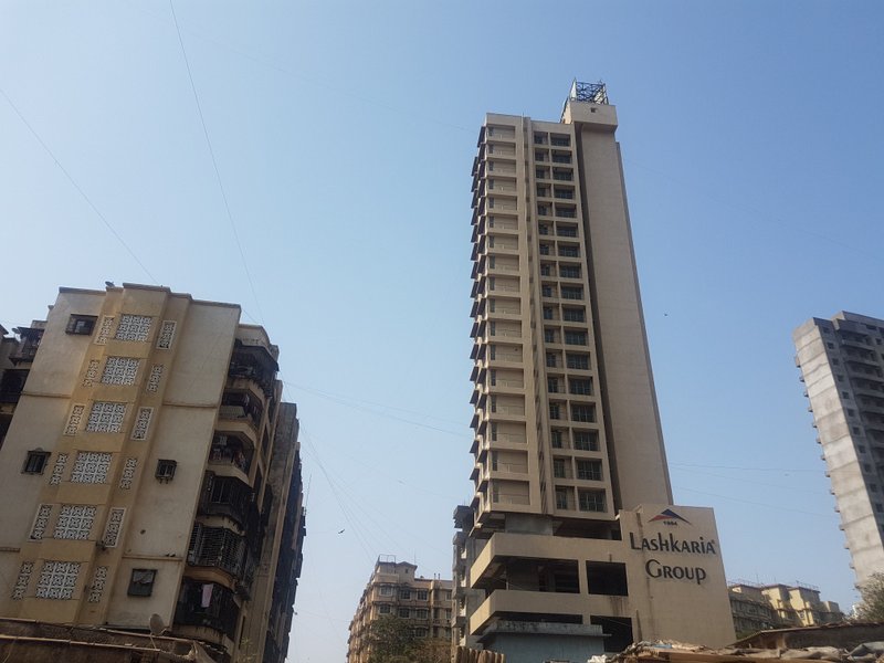 1 BHK Semi-Furnished in Lashkaria Green Woods, Andheri West - Photo 2