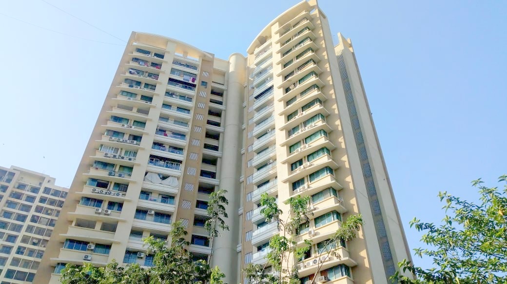 3 BHK in Gundecha Premiere, Kandivali East - Photo 2