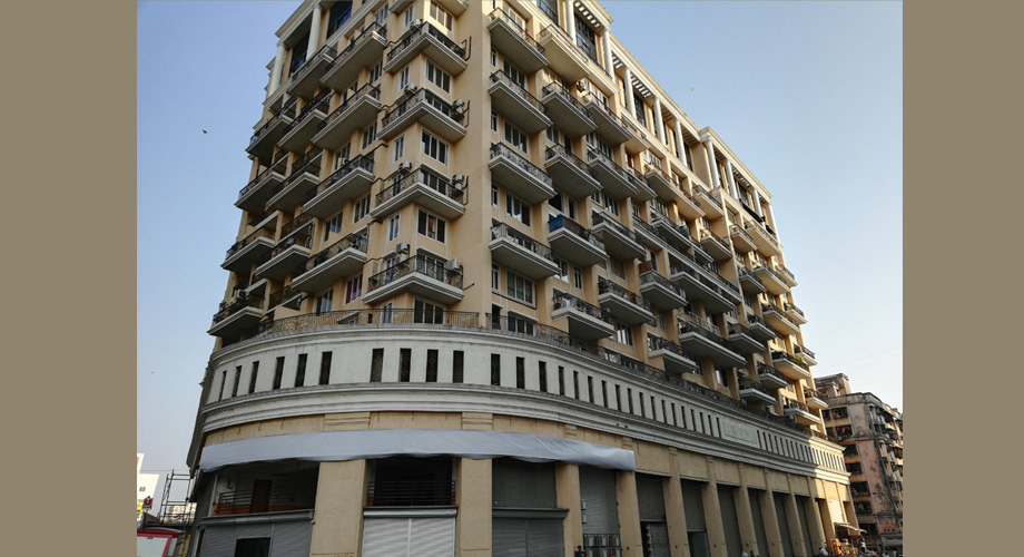 4 BHK Semi-Furnished in Hubtown Sunmist , Andheri East
