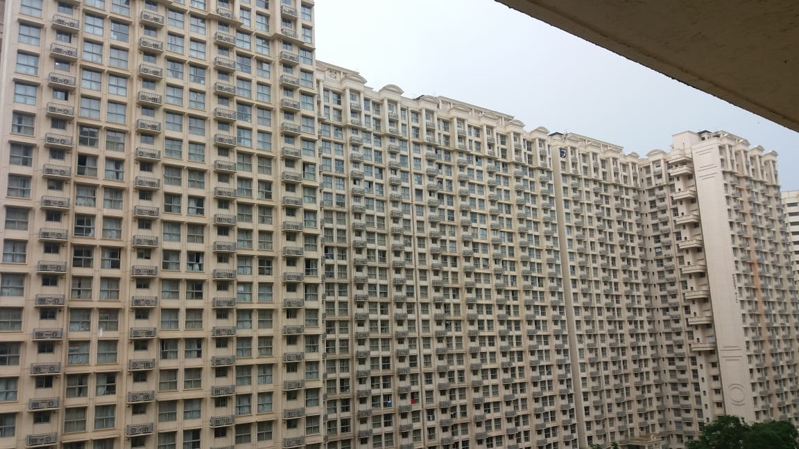 1 BHK Fully Furnished in Hiranandani Regent Hill, Powai - Photo 3