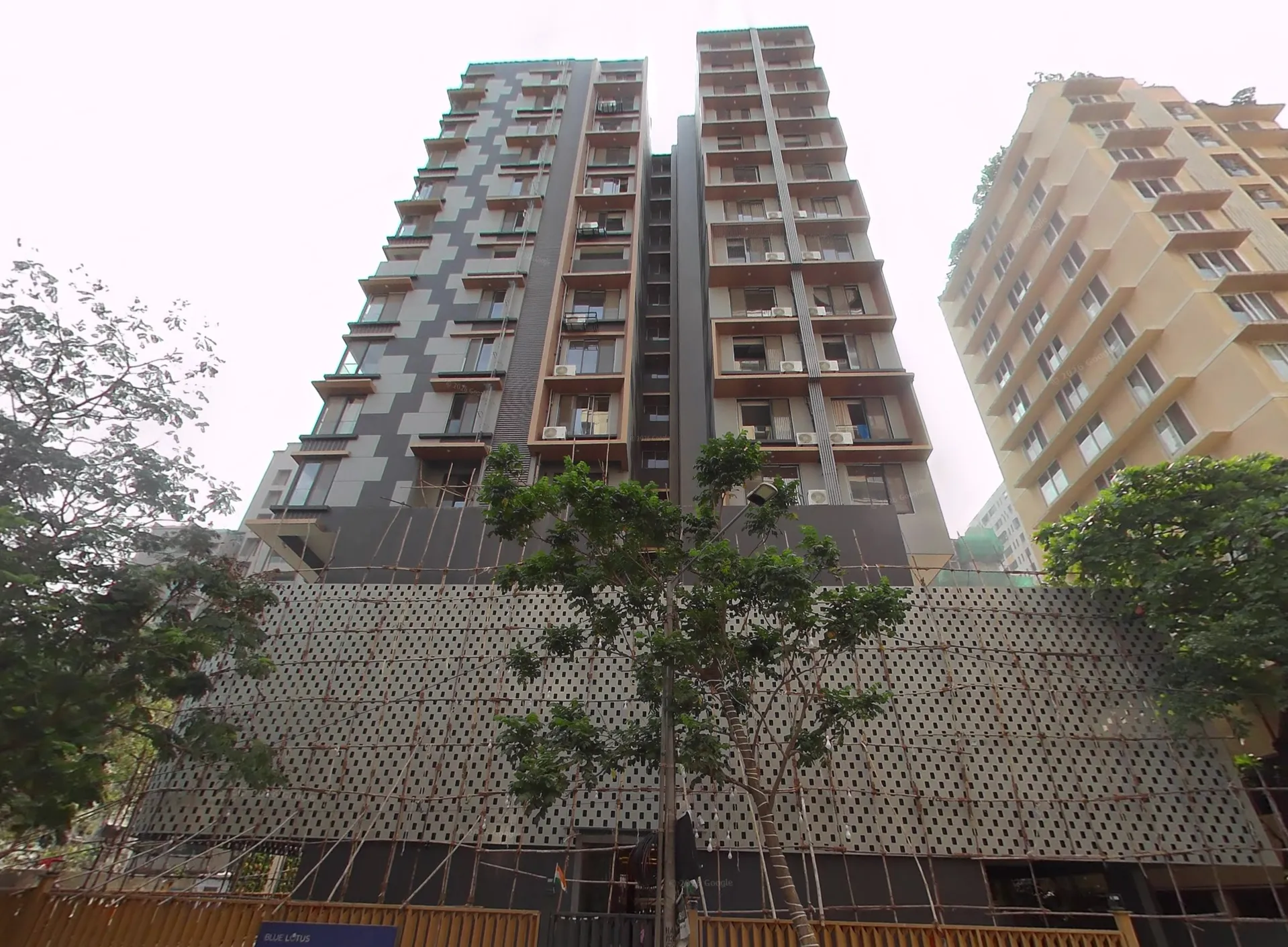 2 BHK in Blue Lotus, Khar West - Photo 2