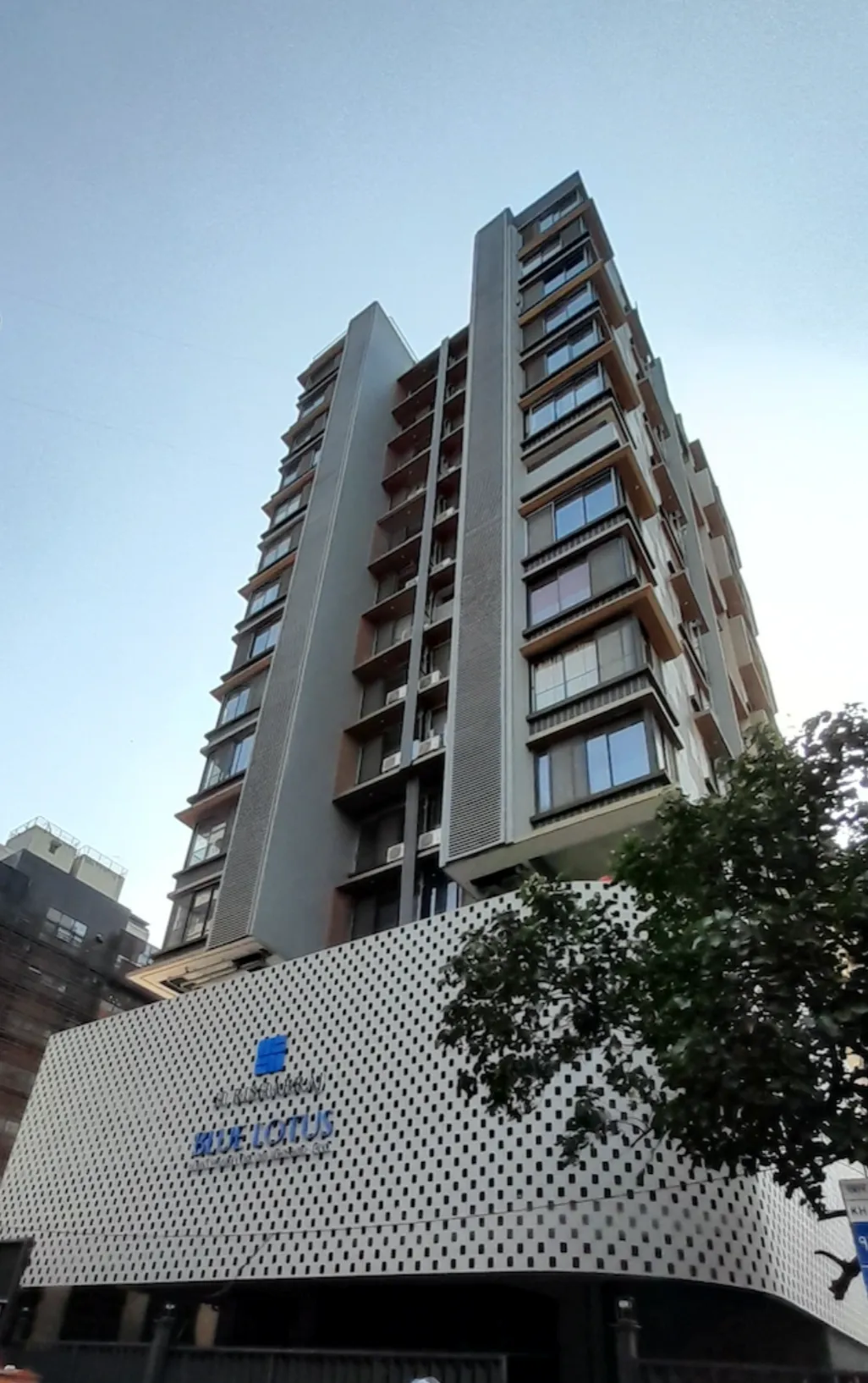 2 BHK in Blue Lotus, Khar West - Photo 1