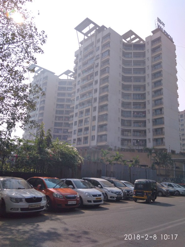 2 BHK in Joy Valencia, Andheri East - Photo 2