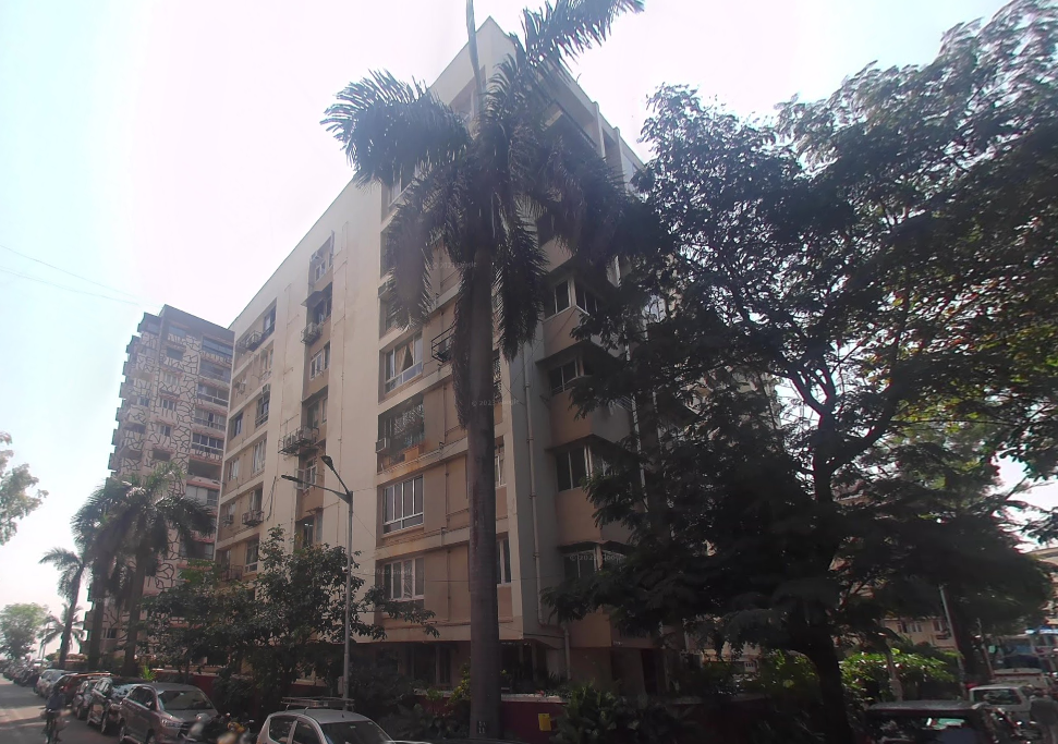 2.5 BHK Furnished in Ferena Building , Colaba