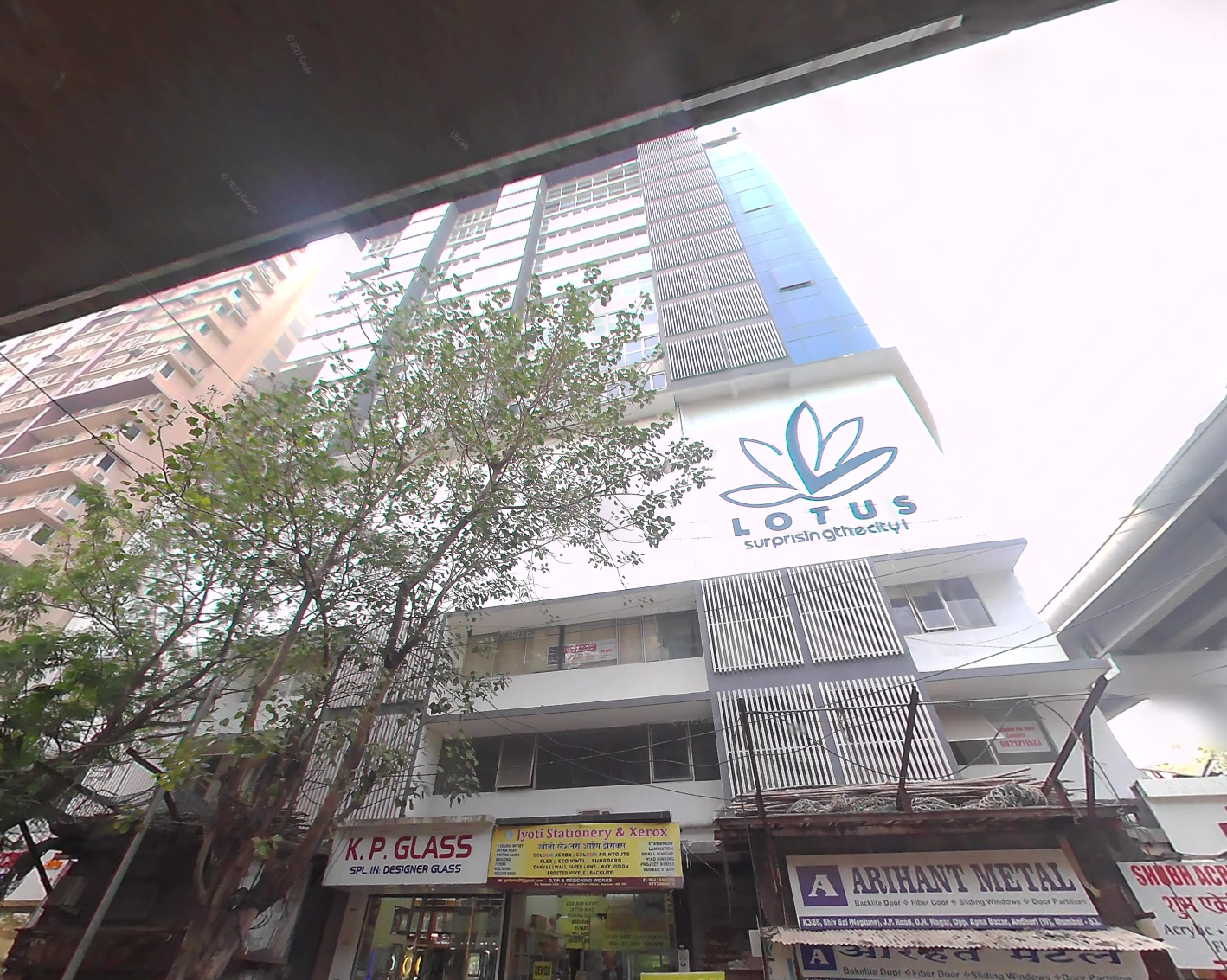 1 BHK Semi Furnished in Neptune Chs , Andheri West