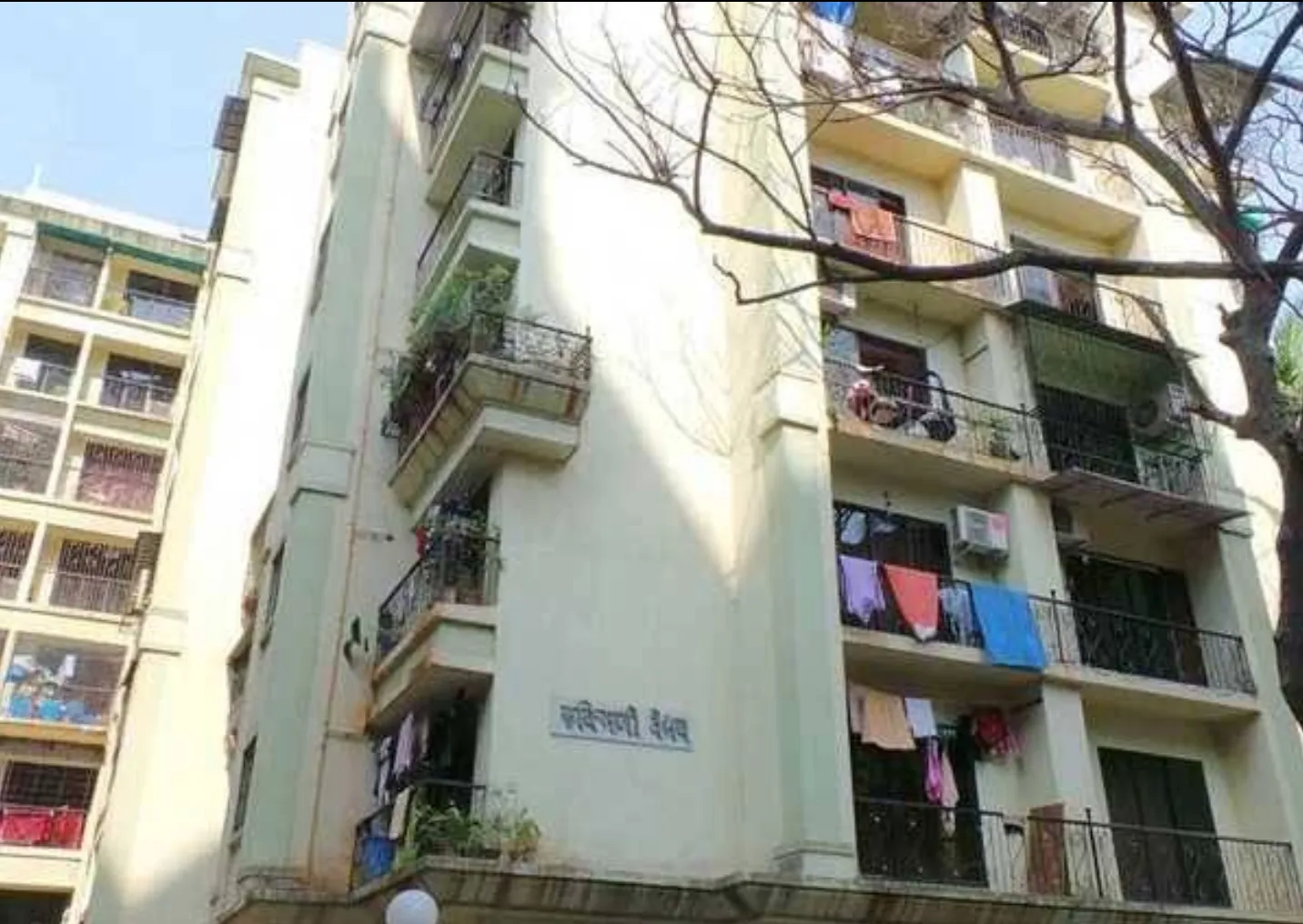 2 BHK Semi-Furnished in Rukmini Vaibhav, Andheri West - Photo 1