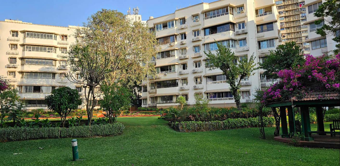 3 BHK Semi-Furnished in Hill Park Apartments, Walkeshwar - Photo 1