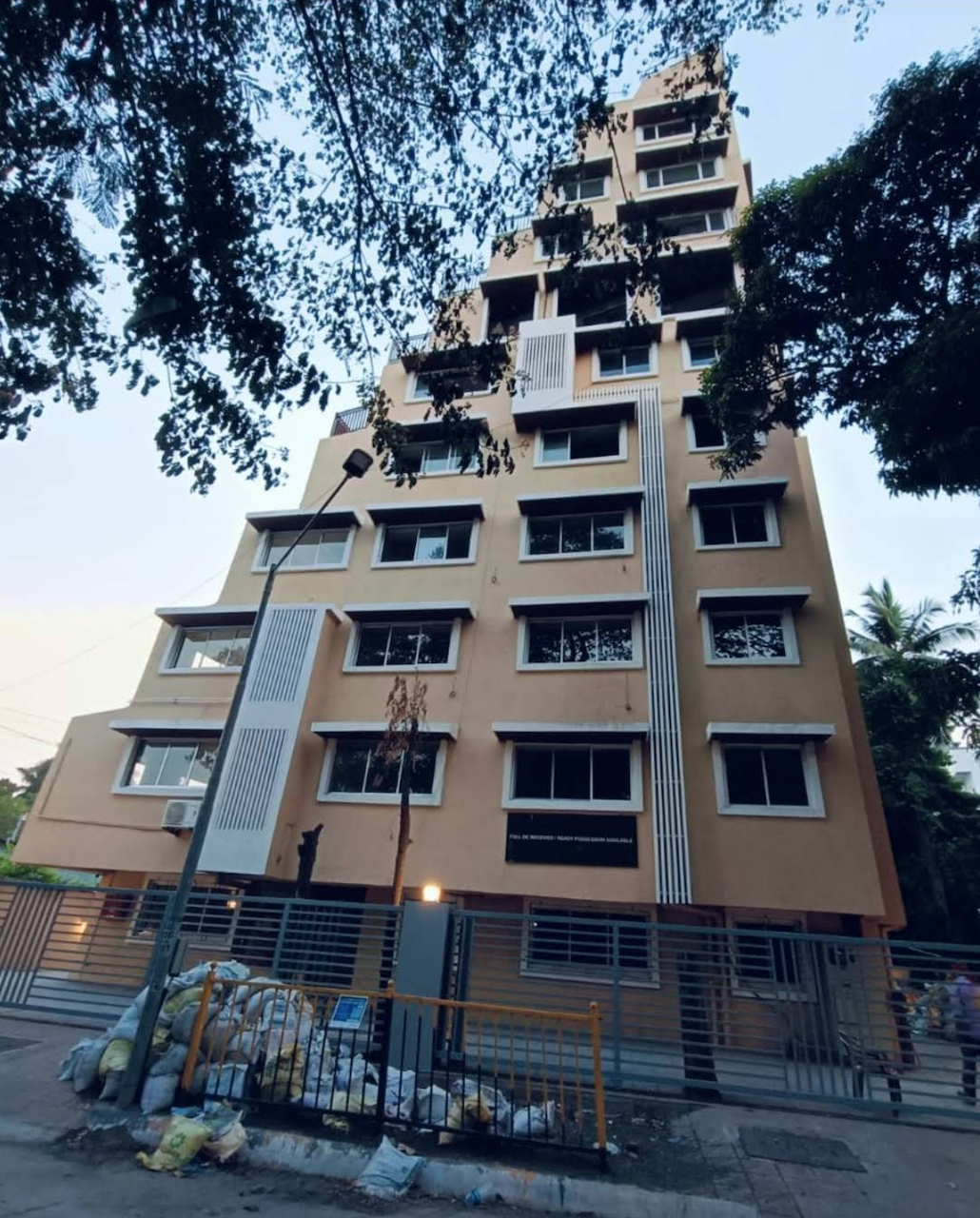 1 BHK in Shiv Om, Khar West - Photo 2
