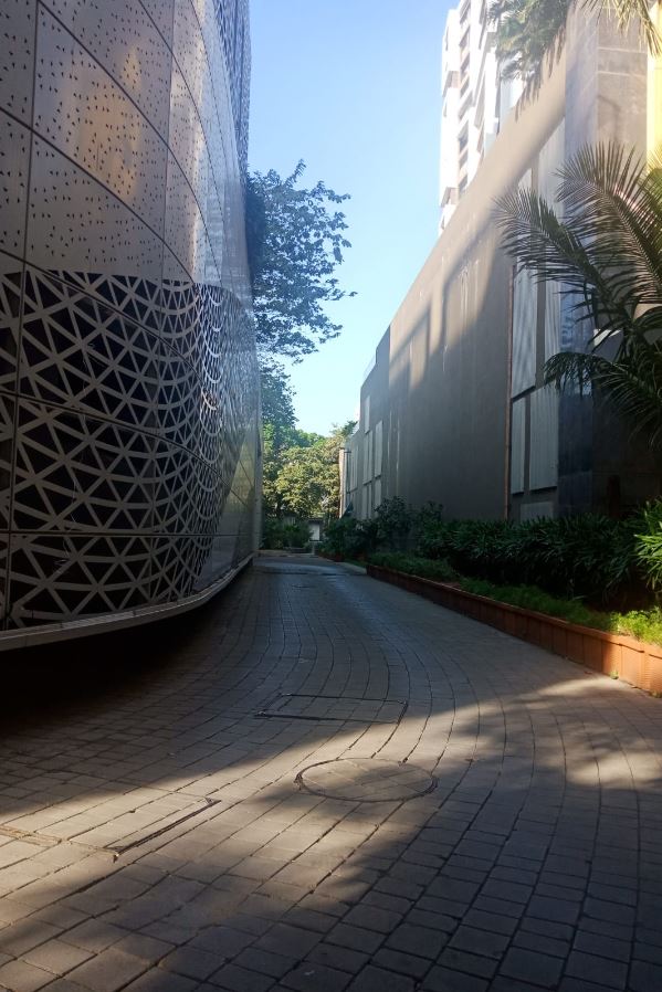 4 BHK Semi Furnished in Kalpataru Sparkle, Bandra East - Photo 3
