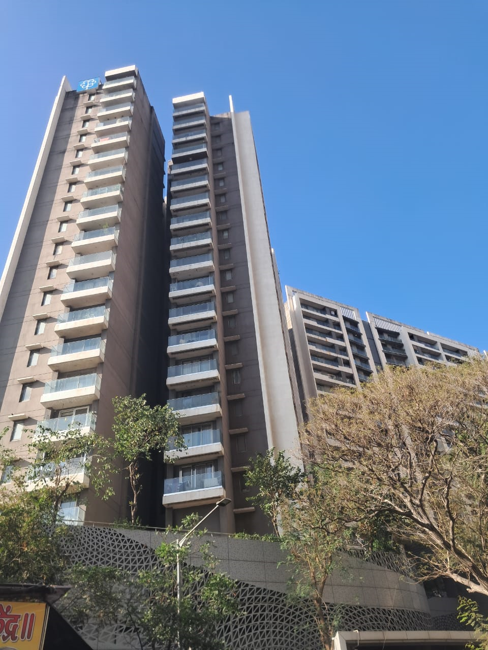 4 BHK Semi Furnished in Kalpataru Sparkle, Bandra East - Photo 5