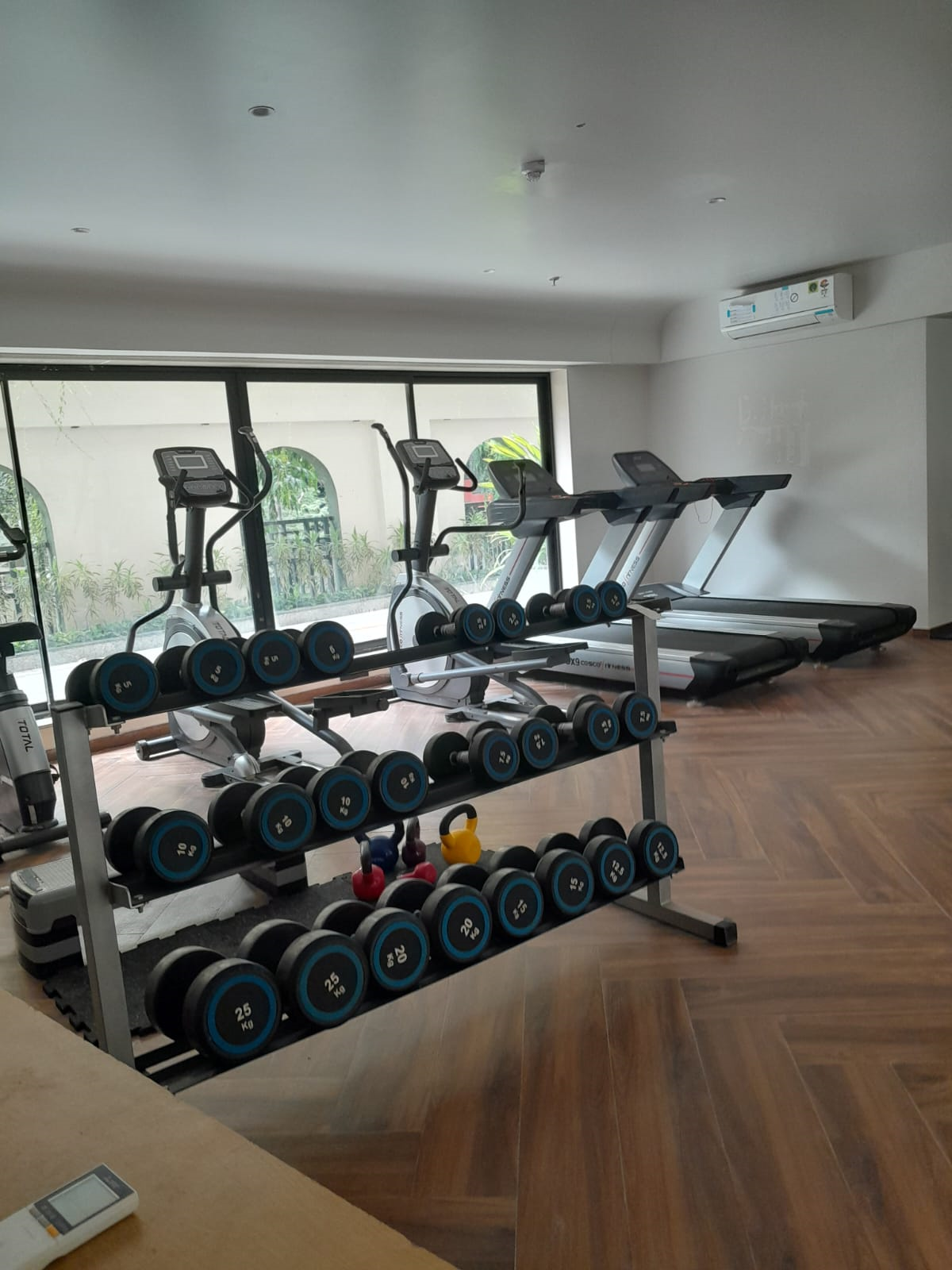 4 BHK in Aum Nirvan, Khar West - Photo 1