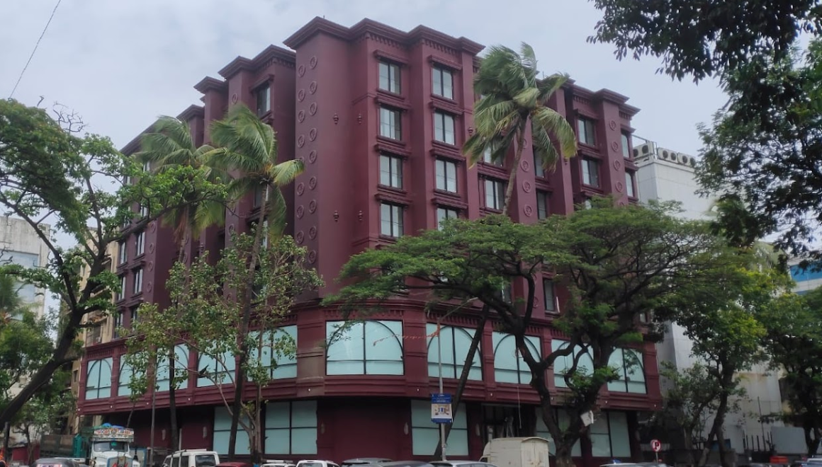 2 BHK Semi-Furnished in Jeevan Sona , Santacruz West