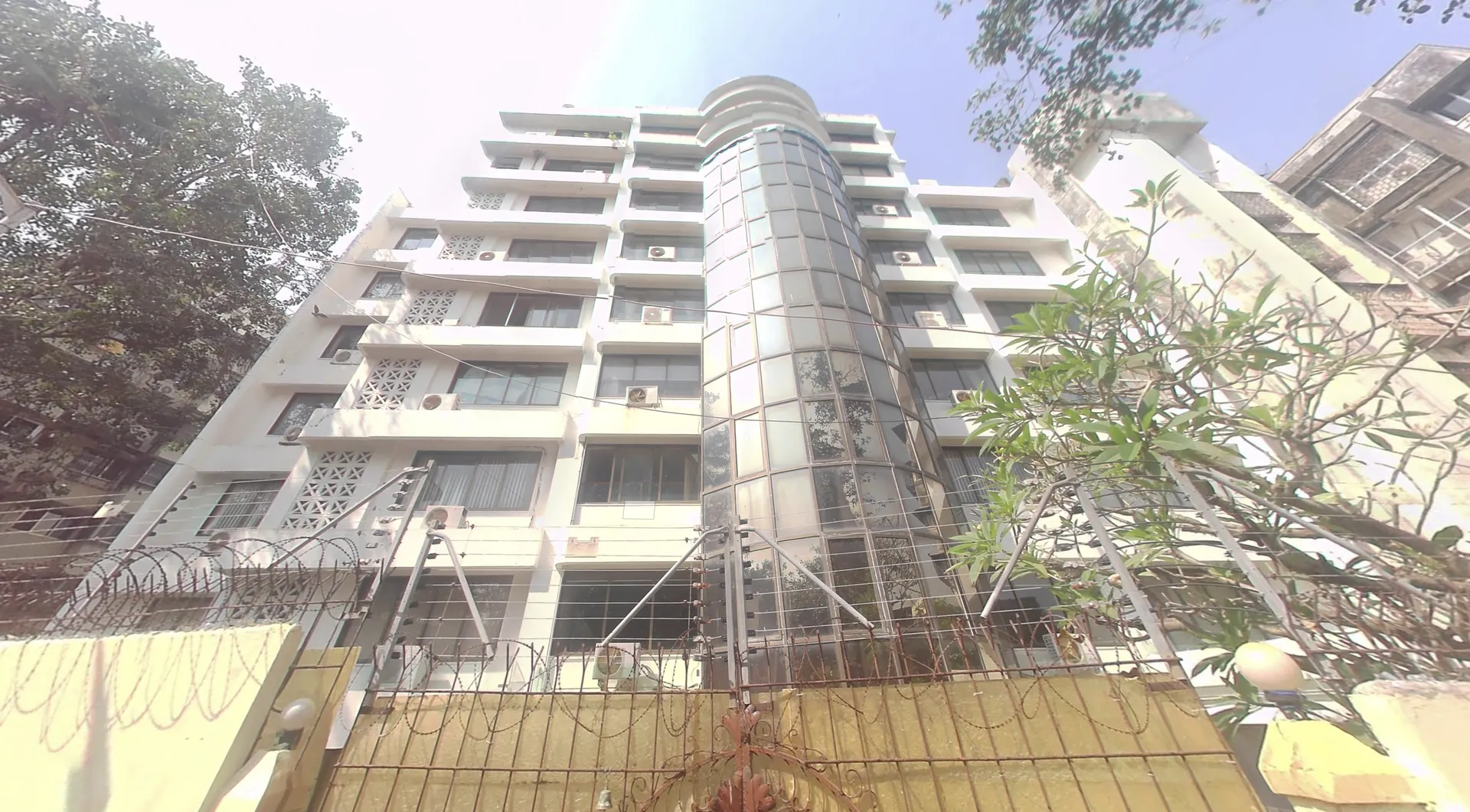2 BHK Fully Furnished in Loyalka Compound, Walkeshwar