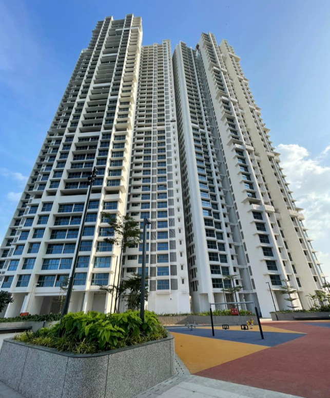 4 Semi-Furnished in Lodha White City , Kandivali East