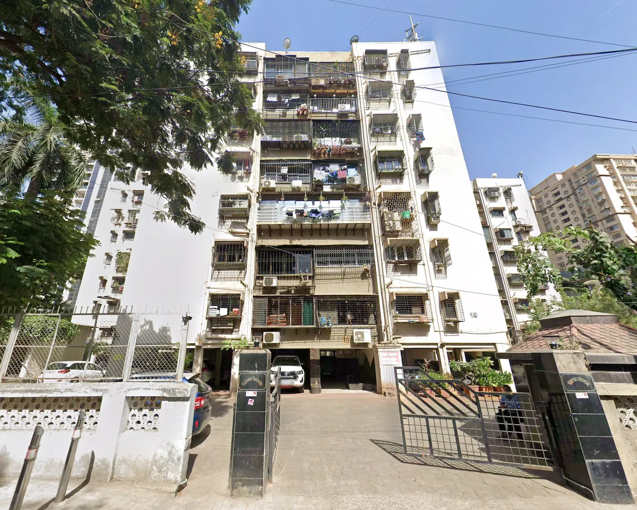 2 BHK in Silver Sand, Andheri West - Photo 1