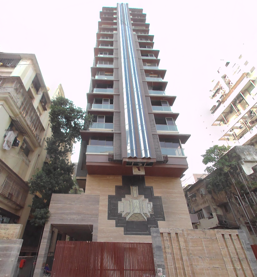 3 BHK Semi-Furnished in Izarra building, Khar West