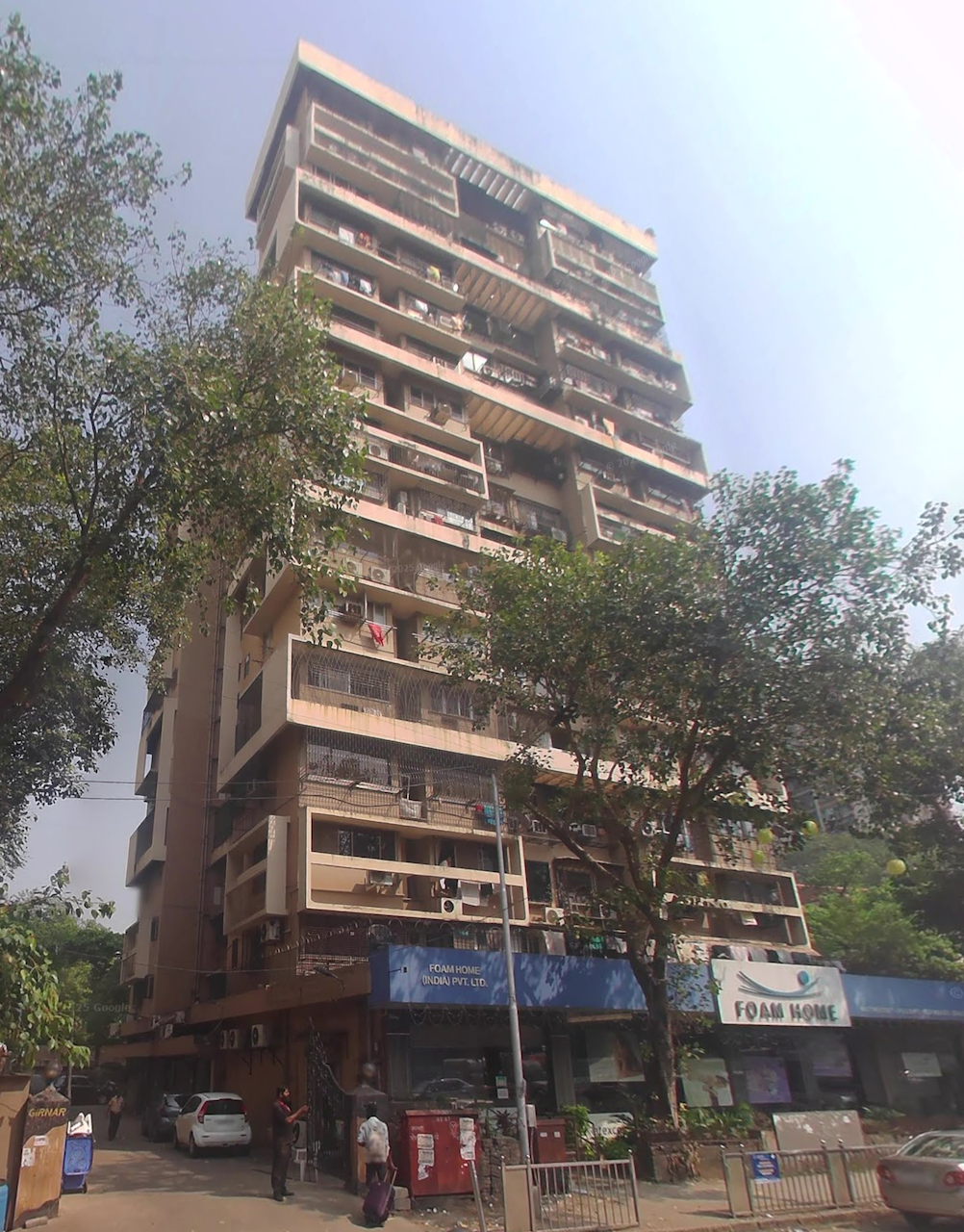 2 BHK Semi-Furnished in Girnar Building , Tardeo