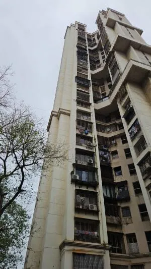 2 BHK Fully Furnished in Kingston Palace , Malad West