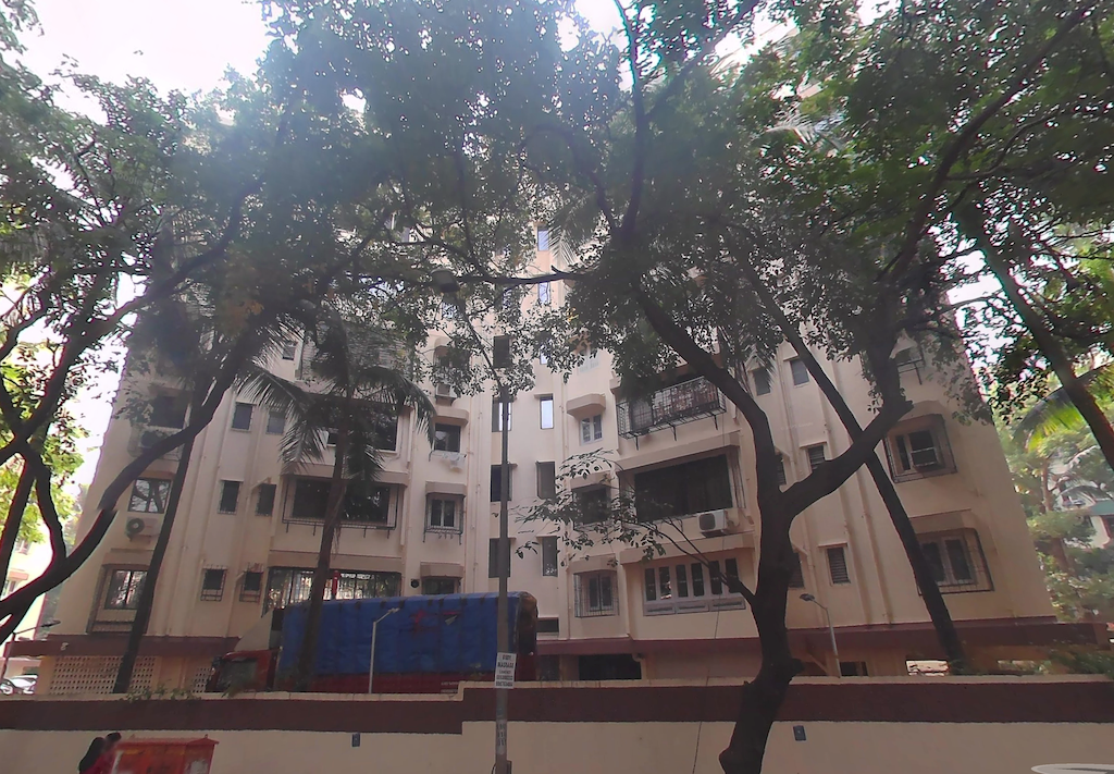2 Semi-Furnished in Shangrila Building , Andheri West