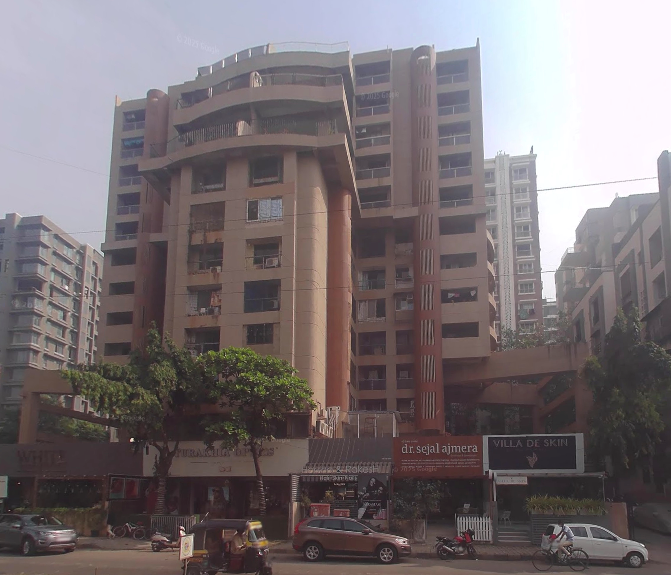 4 BHK Semi-Furnished in Sukhmani Apartment, Juhu