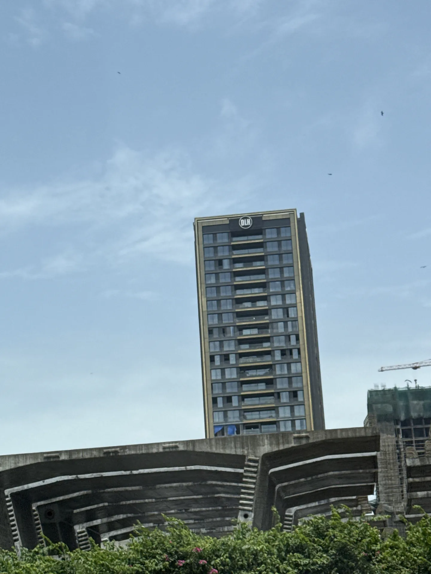 3 BHK Semi-Furnished in DLH Dawn, Santacruz West - Photo 2