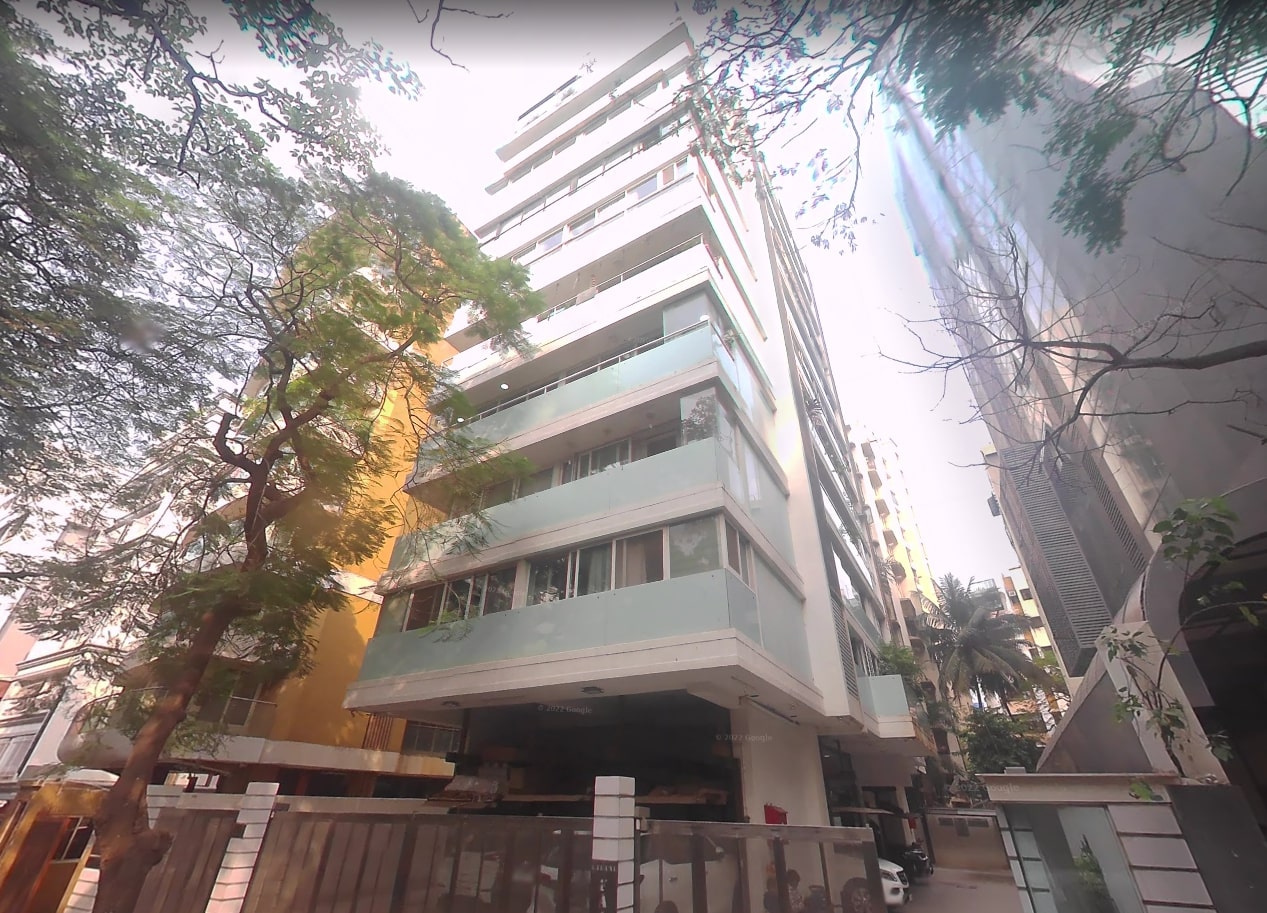 4 BHK Semi-Furnished in Lalani Fairmont, Khar West - Photo 3